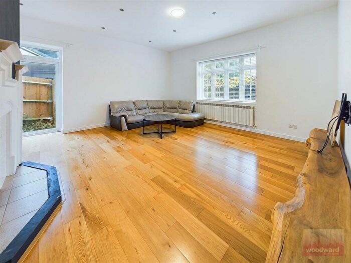 3 Bedroom Flat To Rent In Mount Park Avenue, Harrow On The Hill, HA1