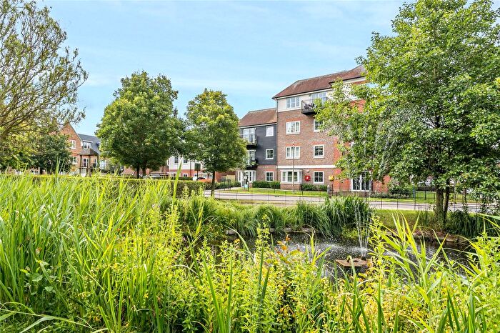 2 Bedroom Flat For Sale In Eden Road, Dunton Green, Sevenoaks, Kent, TN14