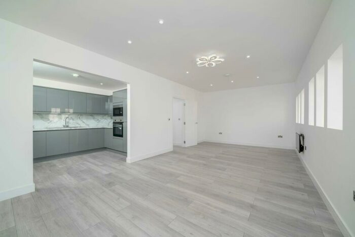 2 Bedroom Apartment To Rent In High Street, Braintree, CM7