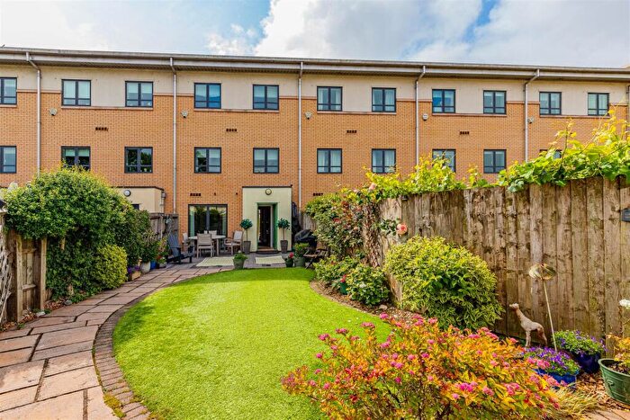 4 Bedroom House For Sale In Windsor Esplanade, Cardiff, CF10