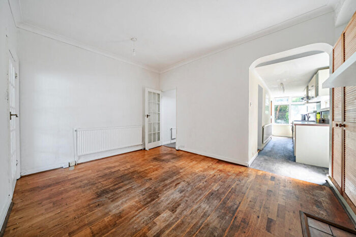 3 Bedroom Terraced House To Rent In Park End, Bromley, BR1