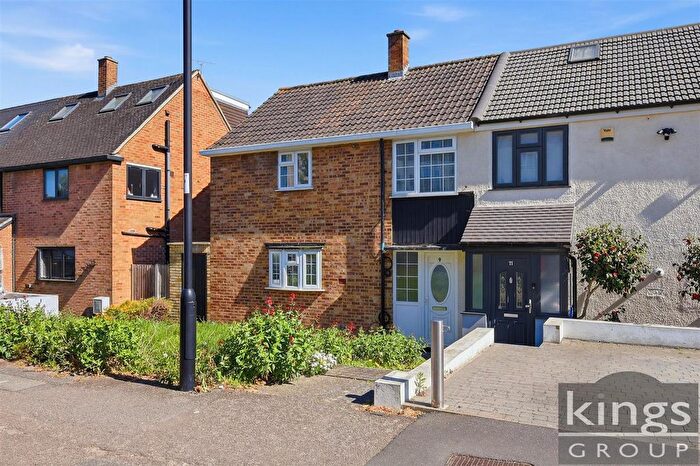 3 Bedroom End Terrace House For Sale In Wetherby Road, Enfield, EN2