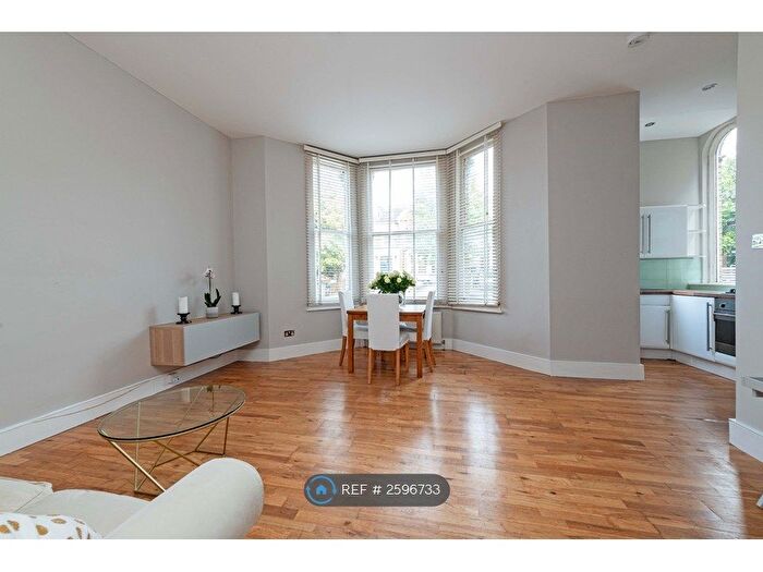 1 Bedroom Flat To Rent In Bedford Hill, London, SW12