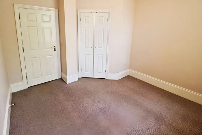 2 Bedroom Flat To Rent In Burnham House, Elms Road, Knighton, Leicester, LE2