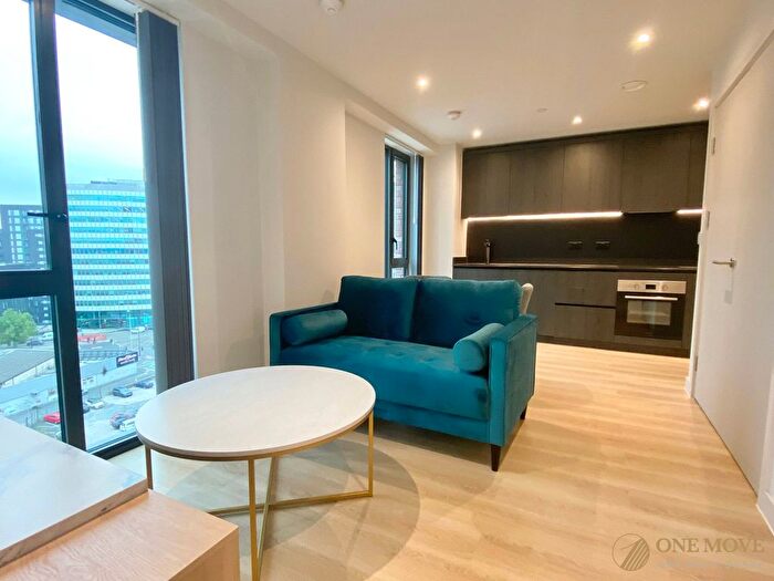 1 Bedroom Flat To Rent In Waterhouse Gardens, Manchester, M3