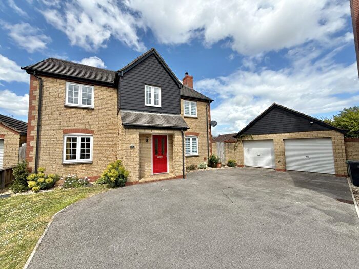 4 Bedroom Detached House For Sale In St Michaels Gardens, South Petherton, Somerset, TA13