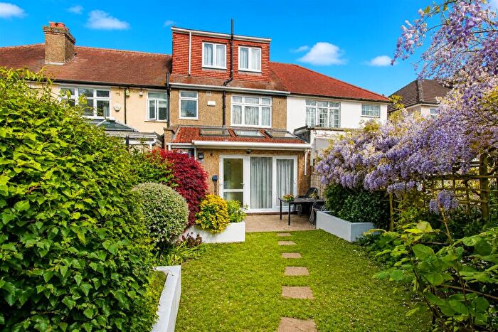 4 Bedroom Terraced House For Sale In Stoneleigh Avenue, Worcester Park, KT4