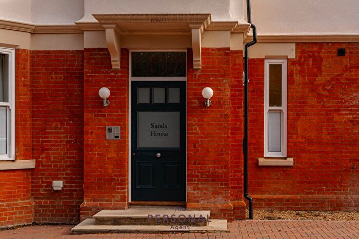 1 Bedroom Studio To Rent In Redwood Drive, Epsom, KT19
