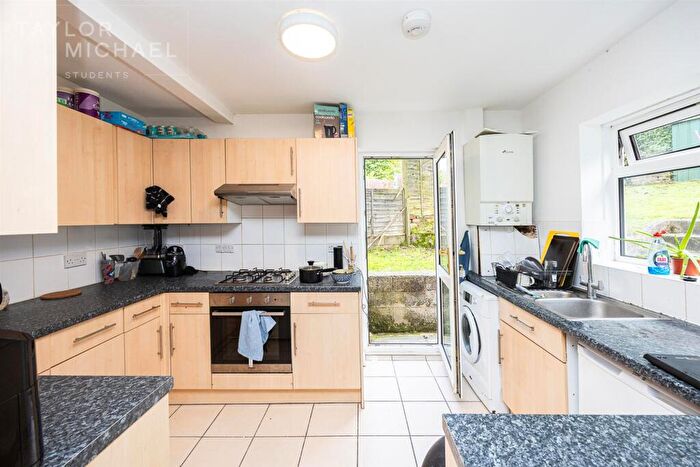 6 Bedroom Semi-Detached House To Rent In Manton Road, Brighton, BN2