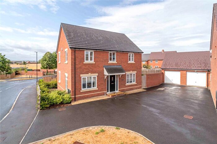 4 Bedroom Detached House For Sale In Pamington Lane, Pamington, Tewkesbury, Gloucestershire, GL20