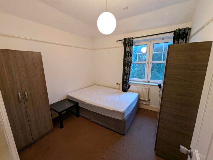 1 Bedroom Property To Rent In Kingston Road, KT3