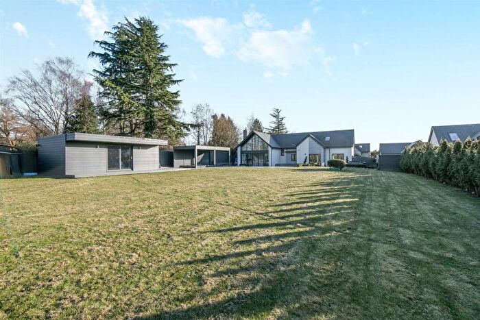 4 Bedroom House For Sale In The Water Gardens, B95