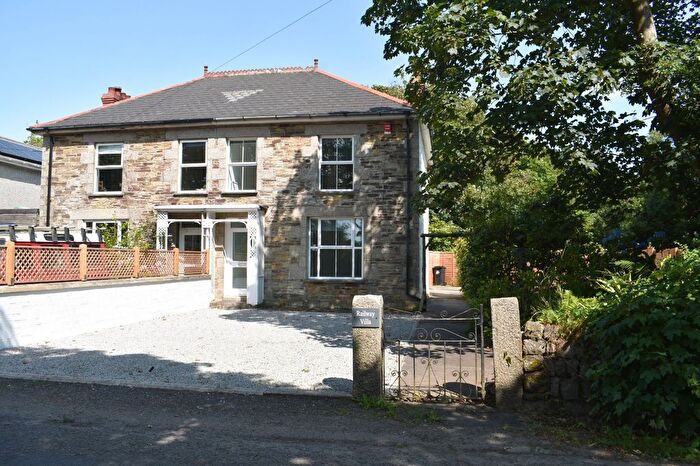 3 Bedroom Semi-Detached House For Sale In Trevelyan Road, Illogan, Redruth, TR16