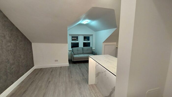 1 Bedroom Flat To Rent In Upper Clapton Road, London, E5