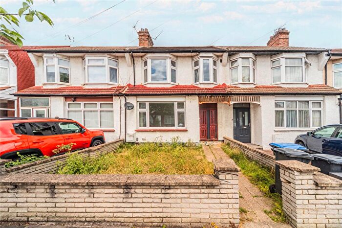 4 Bedroom Terraced House For Sale In Shrewsbury Road, London, N11