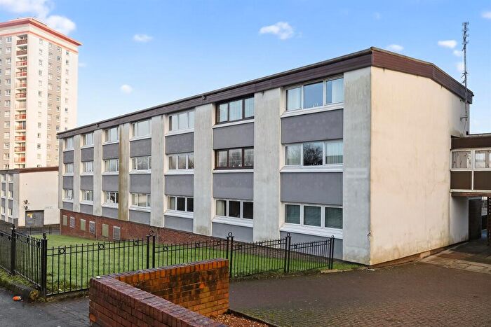 2 Bedroom Maisonette For Sale In Calside, Paisley, PA2