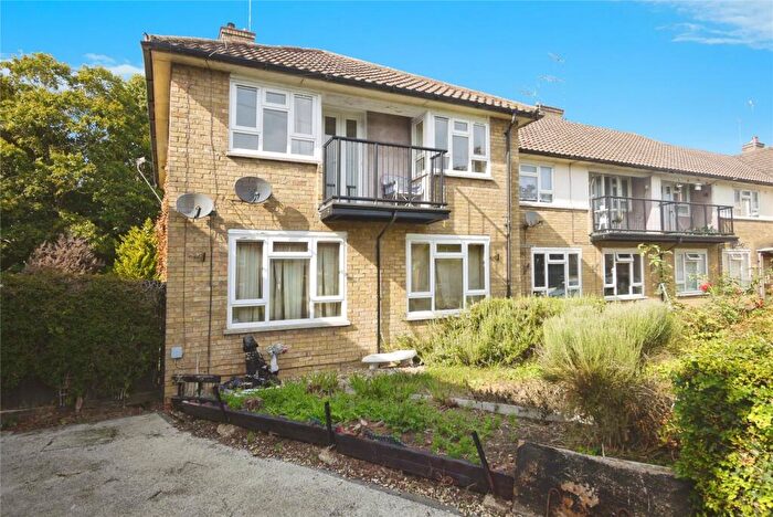 1 Bedroom Apartment For Sale In Whittington Road, Hutton, Brentwood, Essex, CM13