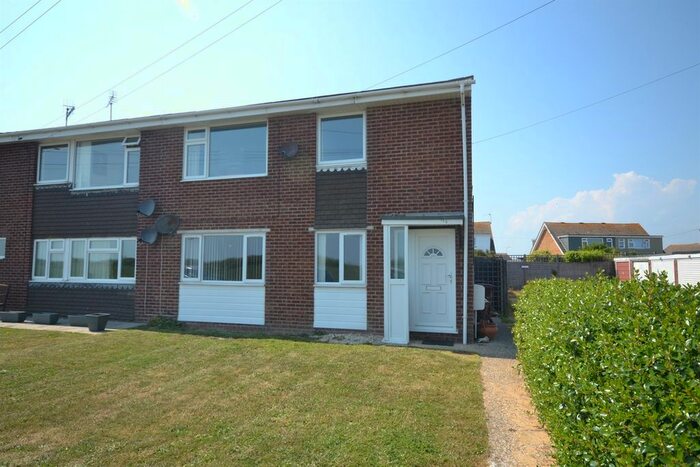 2 Bedroom Flat For Sale In Kingsway, Selsey, West Sussex, PO20