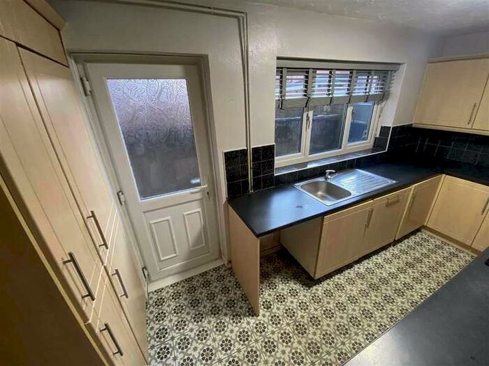 3 Bedroom Terraced House For Sale In Highfield Road, Salford, M6