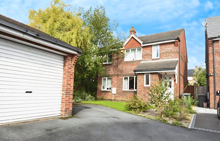 4 Bedroom Detached House For Sale In Denham Fields, Fair Oak, SO50