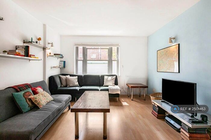 3 Bedroom Flat To Rent In Odeon Court, London, E1