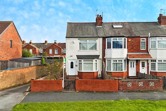 2 Bedroom End Of Terrace House For Sale In Parkfield Drive, Hull, HU3