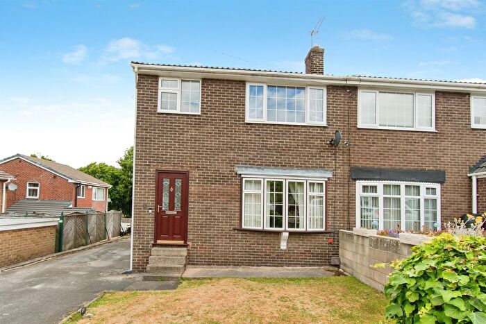 3 Bedroom Semi-Detached House For Sale In Wellington Place, Knottingley, WF11
