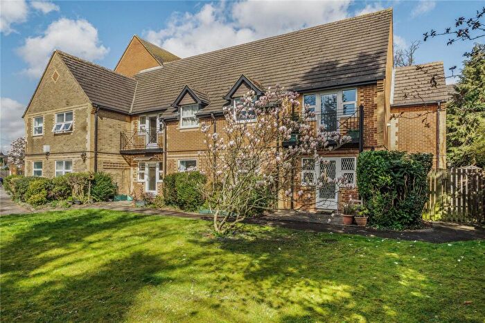 2 Bedroom Apartment For Sale In Marlborough House, Northcourt Avenue, Reading, RG2