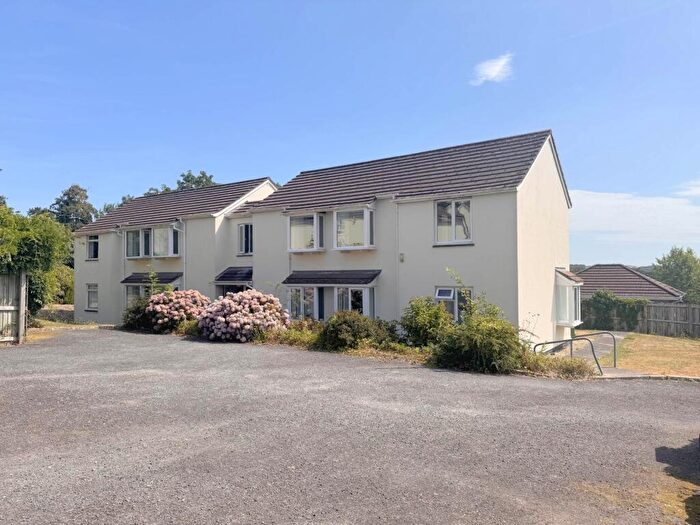 2 Bedroom Flat For Sale In Goodwood Park Road, Northam, EX39