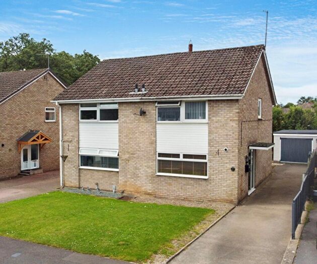 3 Bedroom Semi Detached House For Sale In Avon Road, Hurworth, DL2