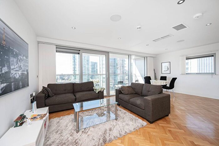 2 Bedroom Flat For Sale In Commercial Road, Whitechapel, London, E1