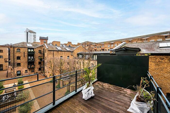 2 Bedroom Flat To Rent In Butlers Amp; Colonial Wharf, Bermondsey, London, SE1