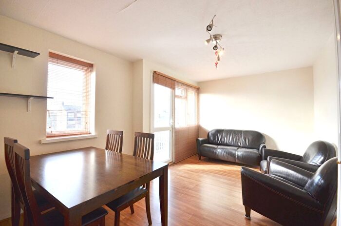 2 Bedroom Maisonette To Rent In Zangwill Road, London, SE3