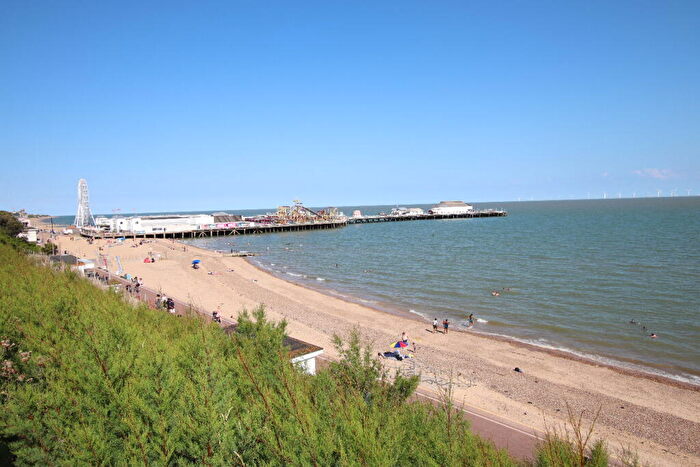 2 Bedroom Flat For Sale In Marine Parade West, CO15