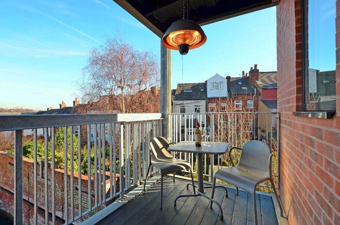 2 Bedroom Flat To Rent In Gordon Road, Sharrow Vale, Sheffield, S11