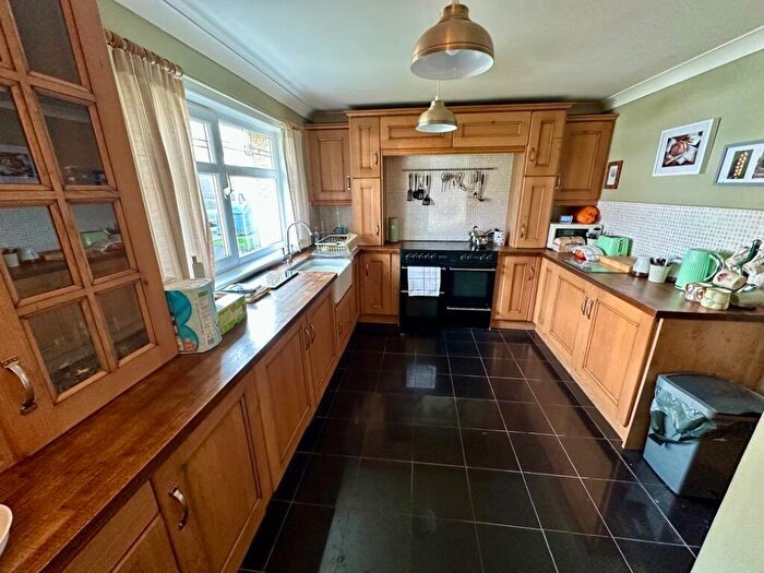 3 Bedroom End Of Terrace House For Sale In Sempill Avenue, Erskine, Renfrewshire, PA8