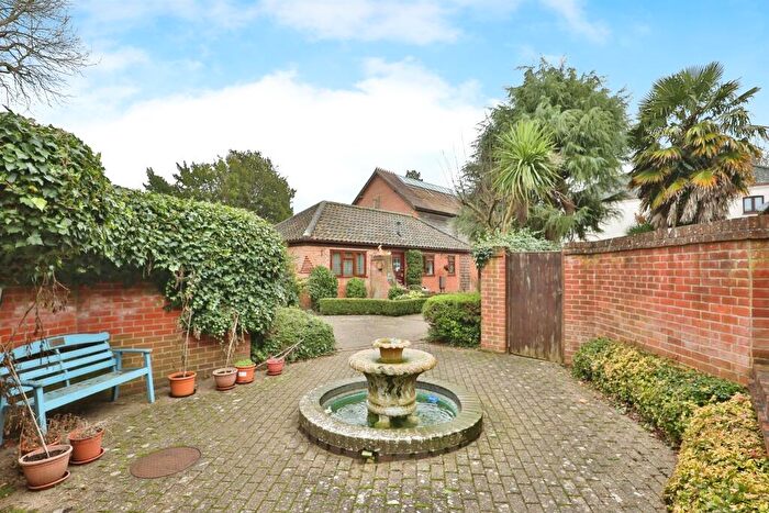 3 Bedroom Barn Conversion For Sale In Catton Hall Farm, Old Catton, Norwich, NR6