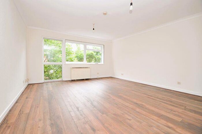 Studio To Rent In Coombe Road, New Malden, KT3