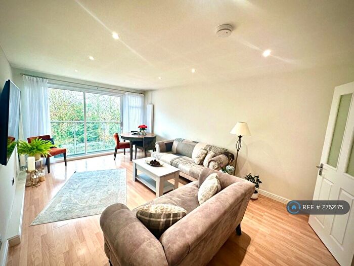2 Bedroom Flat To Rent In Holders Hill Road, London, NW4