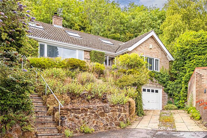 4 Bedroom Detached House For Sale In Brownlow Rise, Totternhoe, Dunstable, Central Bedfordshire, LU6