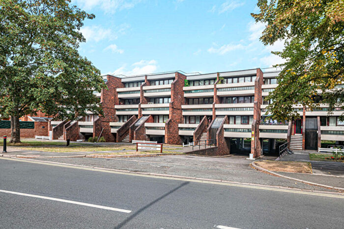 2 Bedroom Flat For Sale In London Lane, Bromley, BR1