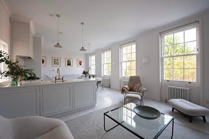 2 Bedroom Maisonette For Sale In Frognal, Hampstead Village, NW3