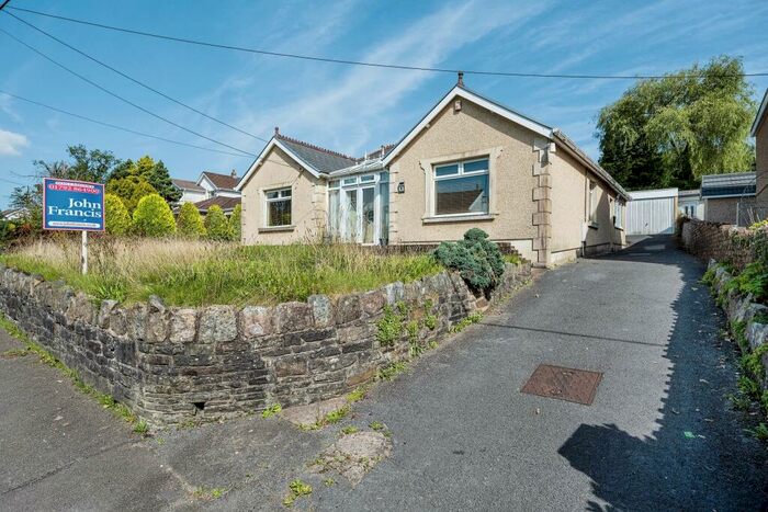3 Bedroom Bungalow For Sale In Commercial Road, Rhydyfro, Pontardawe, Neath Port Talbot, SA8
