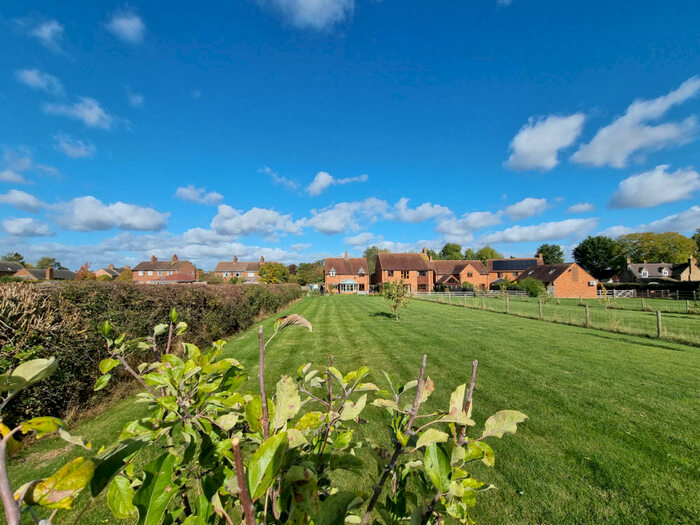 4 Bedroom Detached House For Sale In The Green, Broadwell, CV23