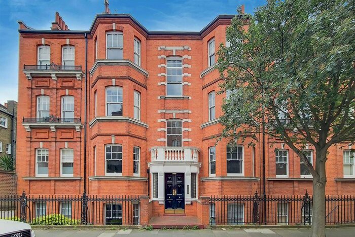 2 Bedroom Flat To Rent In Charleville Road, Barons Court, London, W14