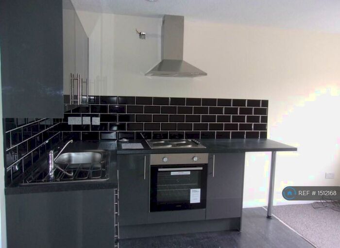 2 Bedroom Flat To Rent In Aragon Drive, Heywood, OL10