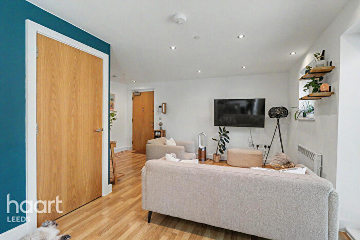 2 Bedroom Duplex For Sale In Mabgate, Leeds, LS9