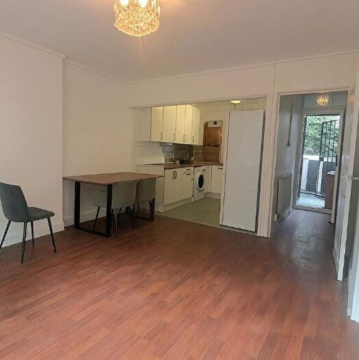 2 Bedroom Flat To Rent In Essex Road, London, N1