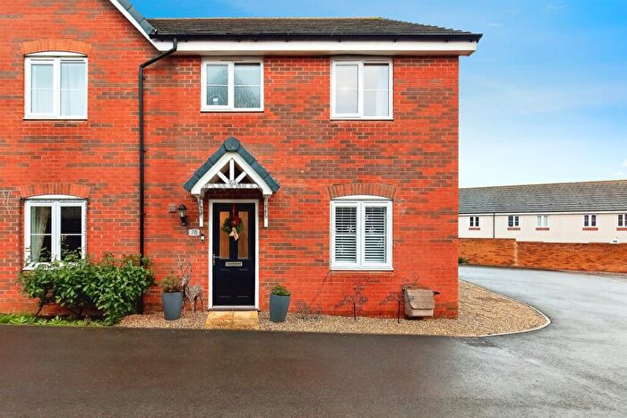 3 Bedroom Semi Detached House For Sale In Holdenby Drive, Corby, NN17