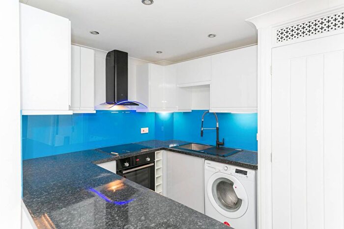 1 Bedroom Flat For Sale In Cedar Wood Drive, Watford, WD25